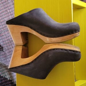 No. 6 Navy Nubuck Clog.  Size 37 (6-6.5).